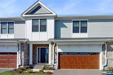 7 Saint Andrews Cir, River Vale, NJ 07675