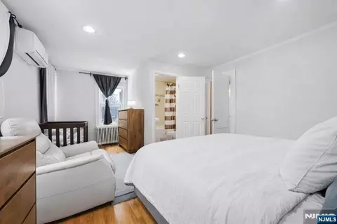 6 Franklin Ave, Montclair, NJ 07042