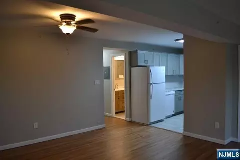 Living - 33 Henry Pl #B4, Hackensack, NJ 07601 photo 3 of 10
