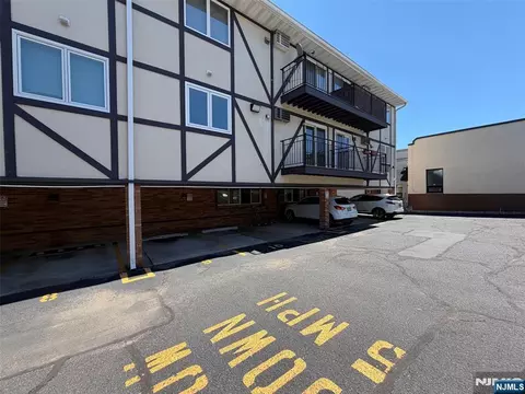 Exterior - 33 Henry Pl #B4, Hackensack, NJ 07601 photo 3 of 5