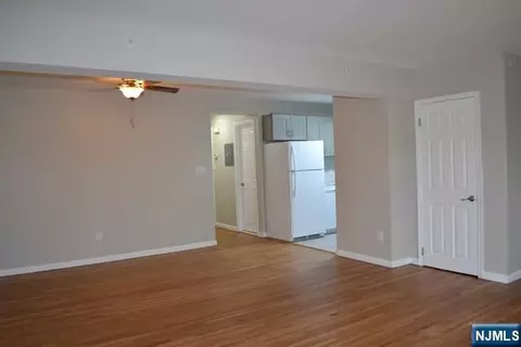 Living - 33 Henry Pl #B4, Hackensack, NJ 07601 photo 4 of 10