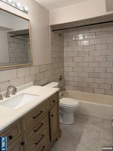 Bath - 33 Henry Pl #B4, Hackensack, NJ 07601 photo 5 of 6