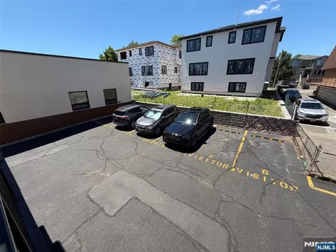 Exterior - 33 Henry Pl #B4, Hackensack, NJ 07601 photo 4 of 5