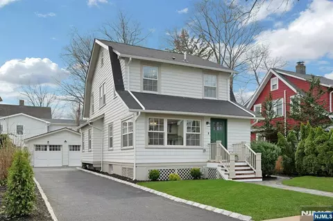 3 Laurel Pl, Glen Ridge, NJ 07028