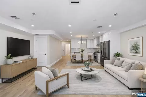 306 Grand St #2, Jersey City, NJ 07302