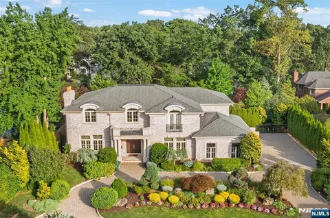45 Marjorie Ter, Englewood Cliffs, NJ 07632