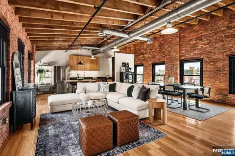 61 New Jersey Railroad Ave #13, Newark, NJ 07105