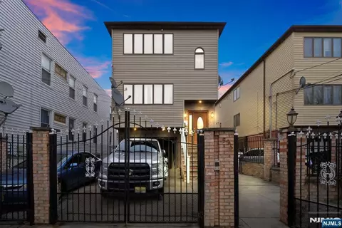 597 5th St, Newark, NJ 07107