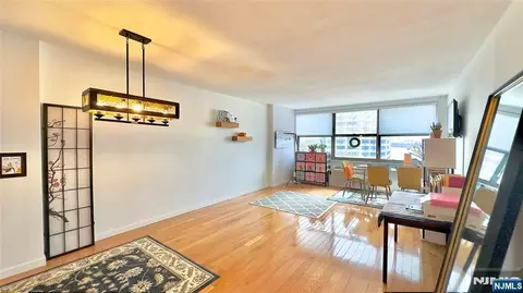 7000 Jfk Blvd E #25A, Guttenberg, NJ 07093