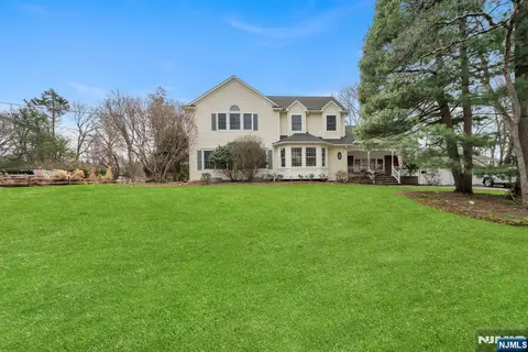 296 Birch Pkwy, Wyckoff, NJ 07481