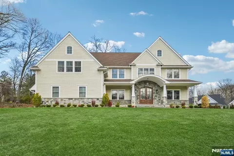 79 Ryerson Ave, Oakland, NJ 07436