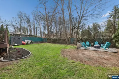 Exterior - 50 Hemlock Dr, Paramus, NJ 07652 photo 5 of 8