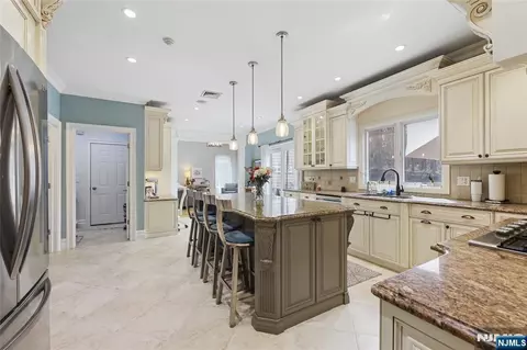 Kitchen - 50 Hemlock Dr, Paramus, NJ 07652 photo 1 of 4