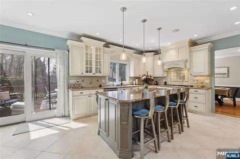 Kitchen - 50 Hemlock Dr, Paramus, NJ 07652 photo 3 of 4