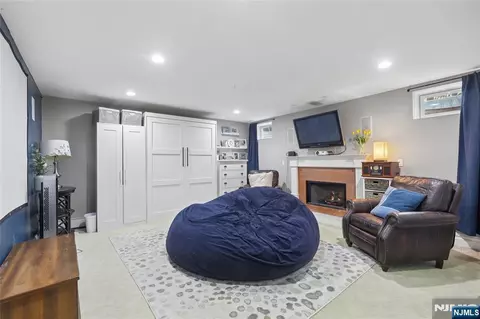 Bedroom - 50 Hemlock Dr, Paramus, NJ 07652 photo 4 of 4