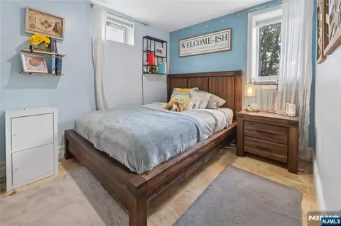 Bedroom - 50 Hemlock Dr, Paramus, NJ 07652 photo 2 of 4