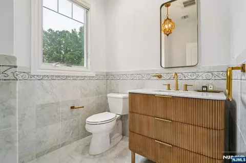 Bath - 41 Sunset Rd, Demarest, NJ 07627 photo 1 of 3