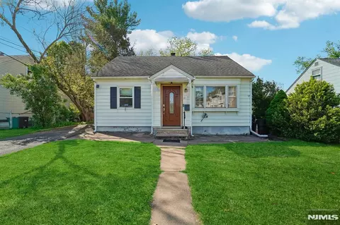 31-18 Norwood Dr, Fair Lawn, NJ 07410