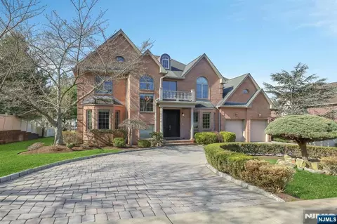 520 Homans Ave, Closter, NJ 07624
