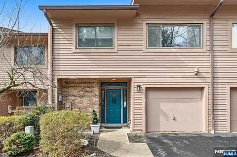 175 Winchester Ct, Township Of Washington, NJ 07676