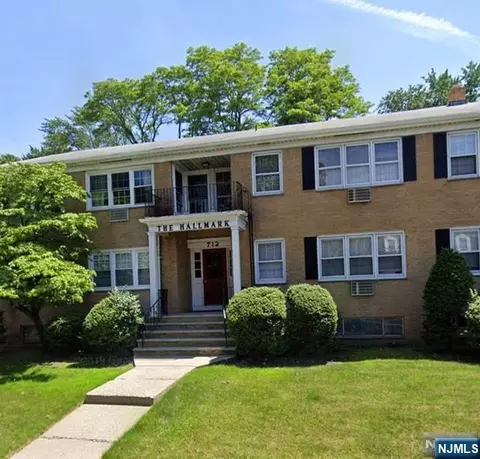 712 Cedar Ln #2, Teaneck, NJ 07666
