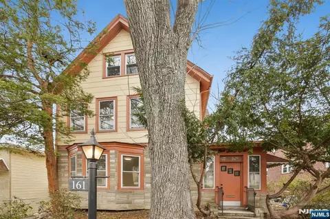161 Chestnut St, Leonia, NJ 07605