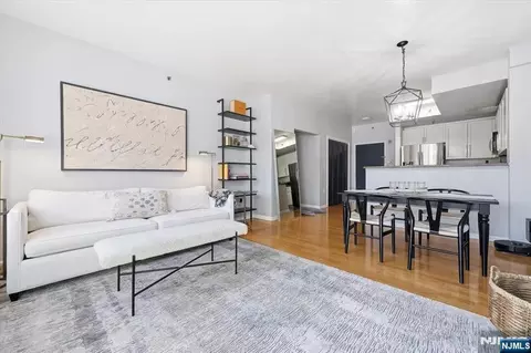 15 Freedom Way #412, Jersey City, NJ 07305