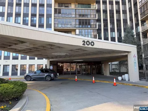 200 Winston Dr #1014, Cliffside Park, NJ 07010