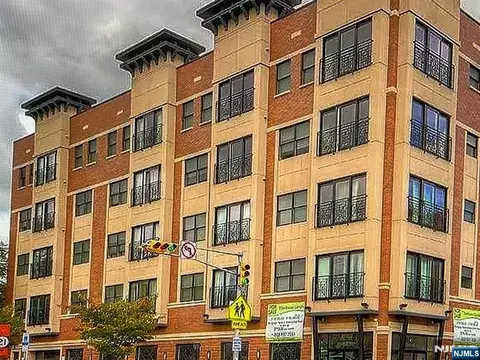 105-107 Broad St #205, Newark, NJ 07104