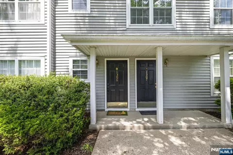 1306 Paddington Rd #1306, Mahwah, NJ 07430