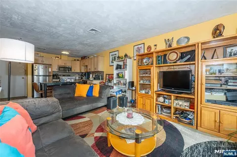 Living - 75 Union St #5E, Hackensack, NJ 07601 photo 2 of 3
