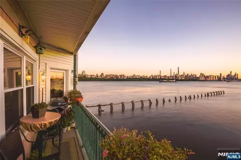 116 The Promenade #116, Edgewater, NJ 07020