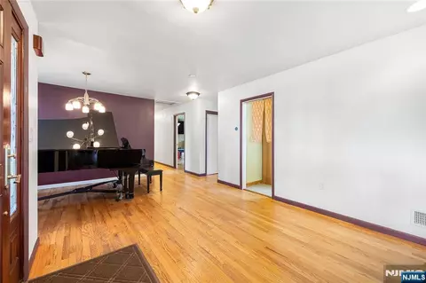 Entry Way - 11 Sunset Rd, Demarest, NJ 07627 photo 2 of 3
