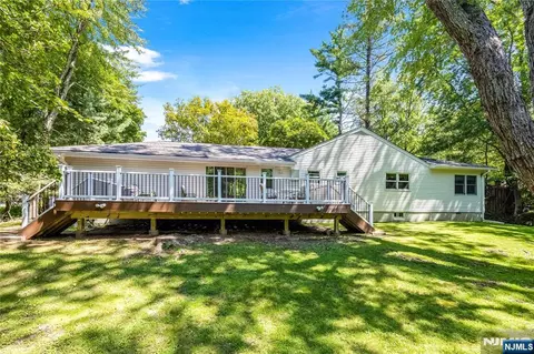 Exterior - 11 Sunset Rd, Demarest, NJ 07627 photo 11 of 13