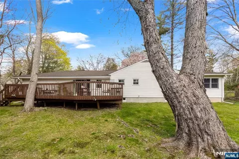 Exterior - 11 Sunset Rd, Demarest, NJ 07627 photo 6 of 12