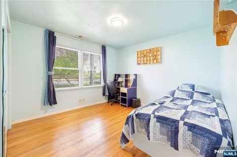 Bedroom - 11 Sunset Rd, Demarest, NJ 07627 photo 3 of 5
