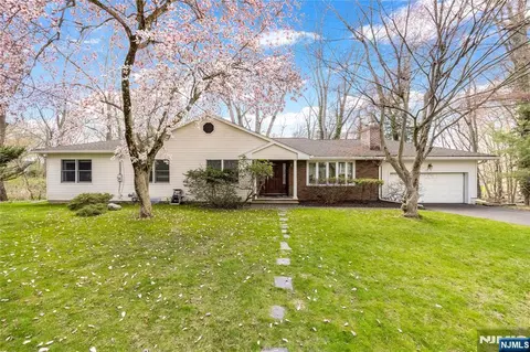 11 Sunset Rd, Demarest, NJ 07627