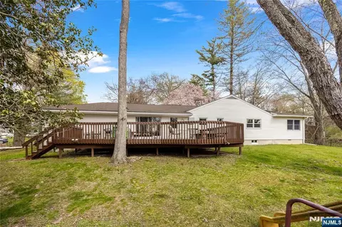 Exterior - 11 Sunset Rd, Demarest, NJ 07627 photo 7 of 12