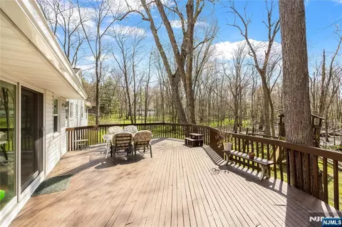 Exterior - 11 Sunset Rd, Demarest, NJ 07627 photo 3 of 12