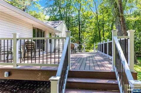 Exterior - 11 Sunset Rd, Demarest, NJ 07627 photo 5 of 13