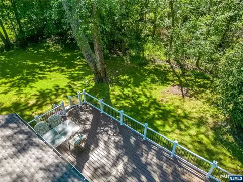Exterior - 11 Sunset Rd, Demarest, NJ 07627 photo 4 of 13