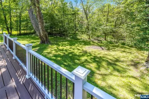 Exterior - 11 Sunset Rd, Demarest, NJ 07627 photo 8 of 13