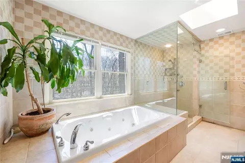 Bath - 11 Sunset Rd, Demarest, NJ 07627 photo 2 of 5