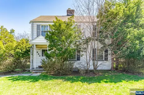 442 Seven Oaks Rd, Orange, NJ 07050