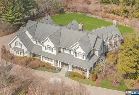 2 Saddle Brook Dr, Ho Ho Kus, NJ 07423