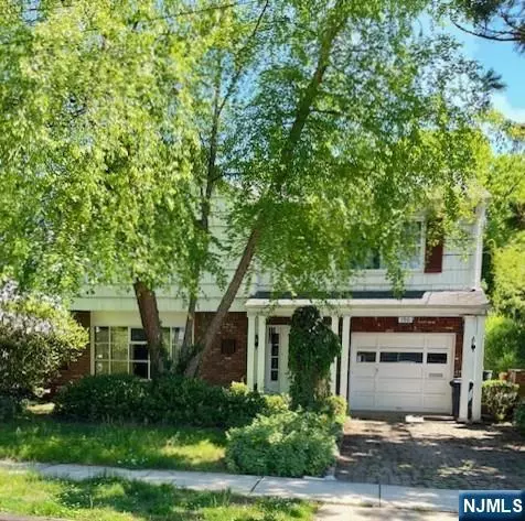 156 Cedar Ave, Hackensack, NJ 07601