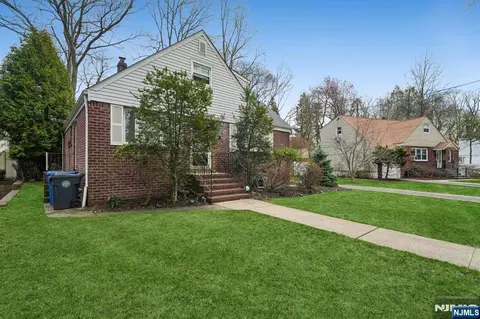 103 Glenbrook Pkwy, Englewood, NJ 07631