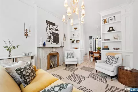 633 Jersey Ave, Jersey City, NJ 07302