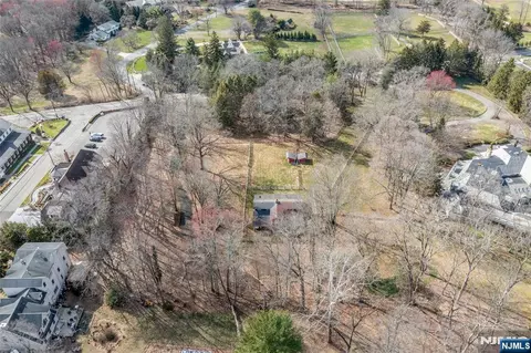 98 E Saddle River Rd, Saddle River, NJ 07458 photo 3