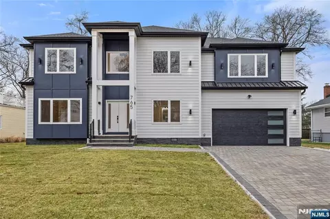 765 7th Ave, River Edge, NJ 07661